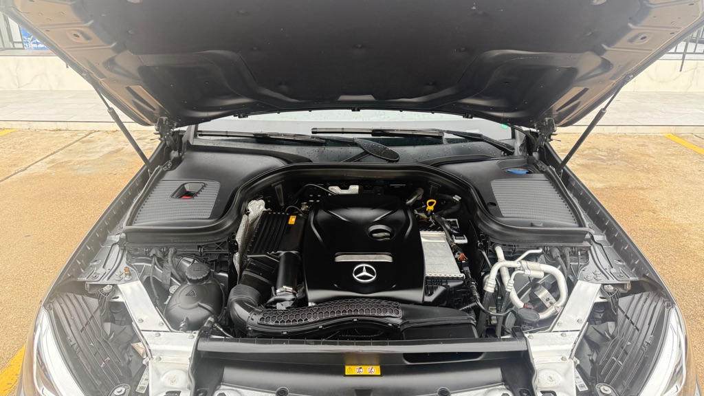 Photo 14 of this MERCEDES-BENZ GLC