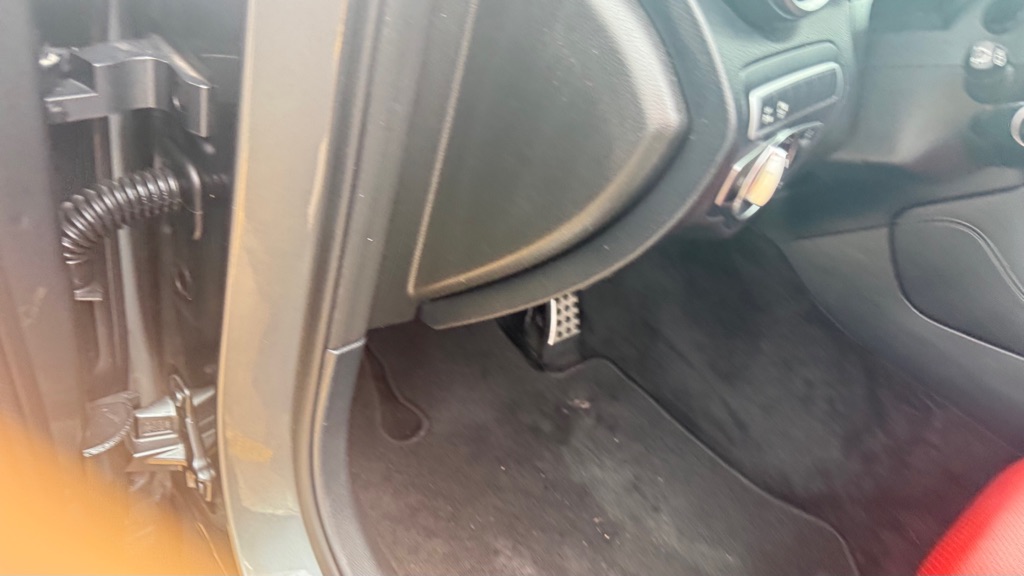Photo 12 of this MERCEDES-BENZ GLC