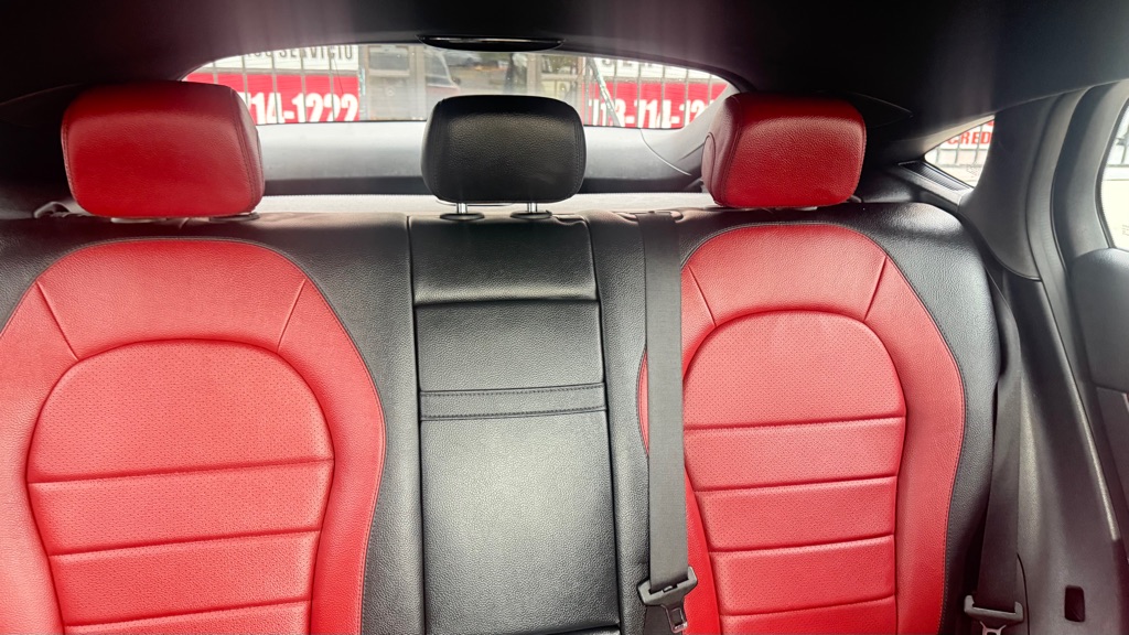Photo 23 of this MERCEDES-BENZ GLC
