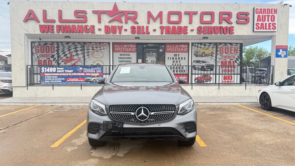 Photo 2 of this MERCEDES-BENZ GLC