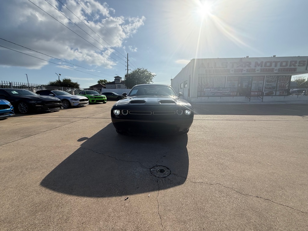 Photo 2 of this DODGE CHALLENGER