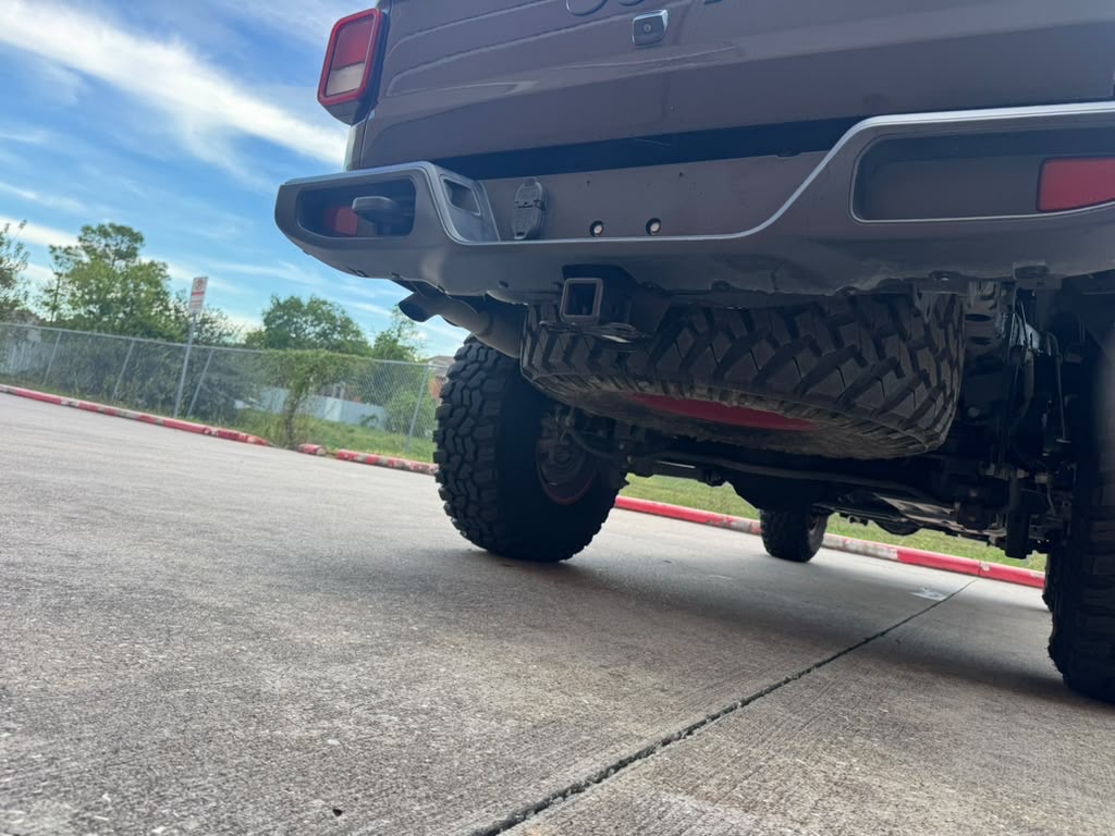 Photo 11 of this JEEP GLADIATOR