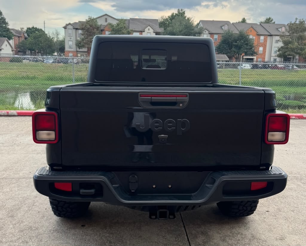 Photo 6 of this JEEP GLADIATOR