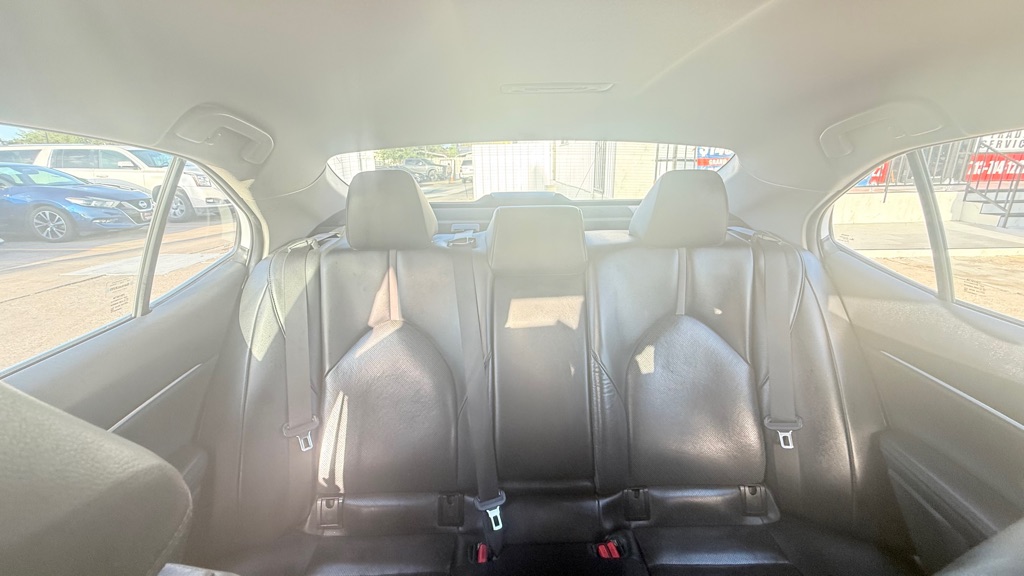 Photo 21 of this TOYOTA CAMRY HYBRID