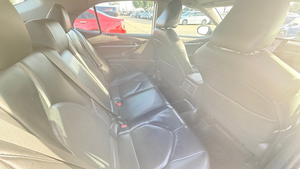 Photo 16 of this TOYOTA CAMRY HYBRID