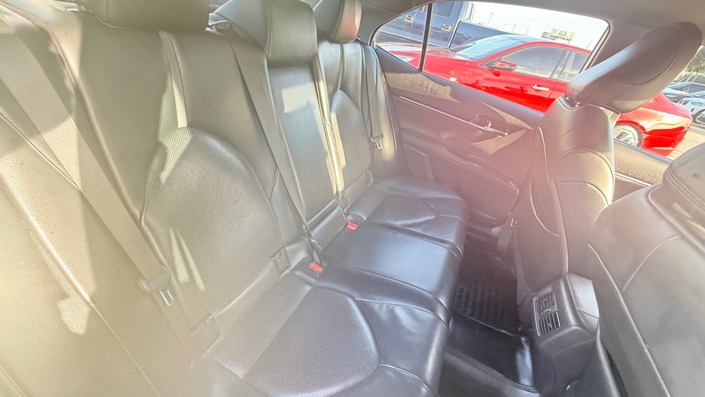 Photo 17 of this TOYOTA CAMRY HYBRID