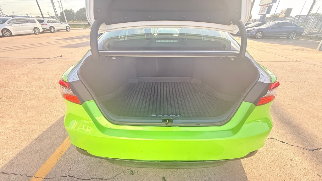 Photo 15 of this TOYOTA CAMRY HYBRID