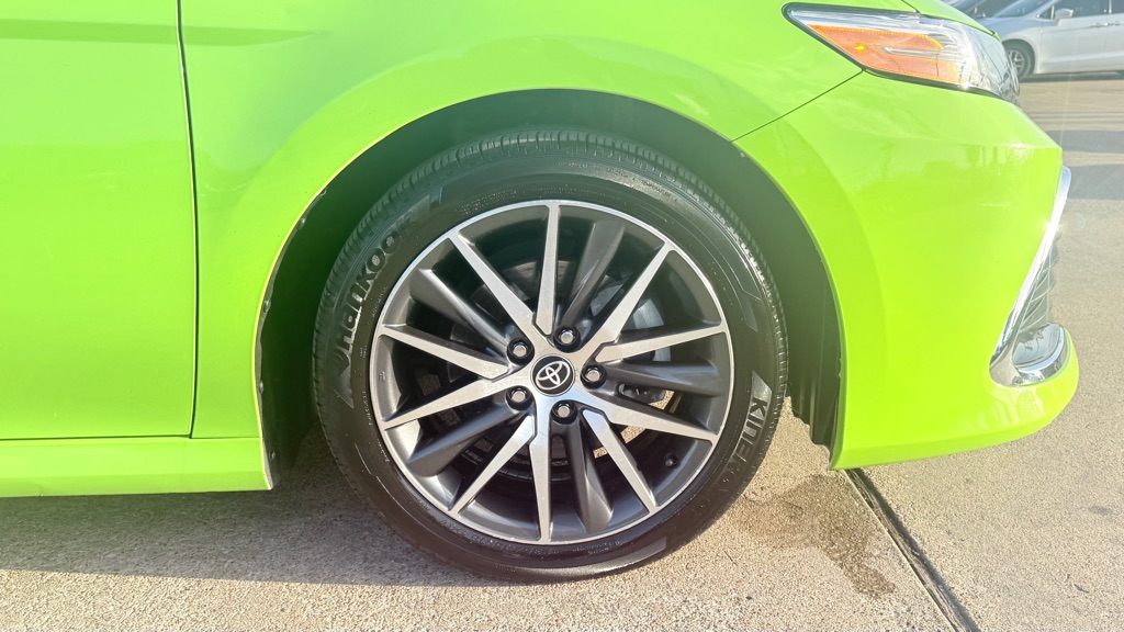 Photo 10 of this TOYOTA CAMRY HYBRID