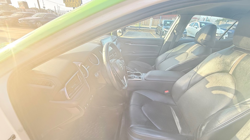 Photo 12 of this TOYOTA CAMRY HYBRID