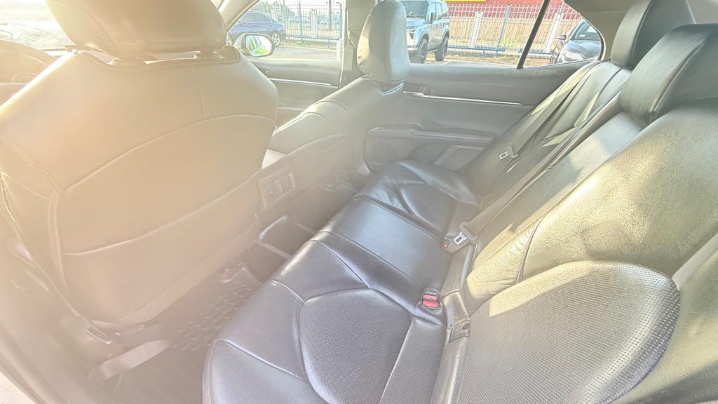 Photo 14 of this TOYOTA CAMRY HYBRID