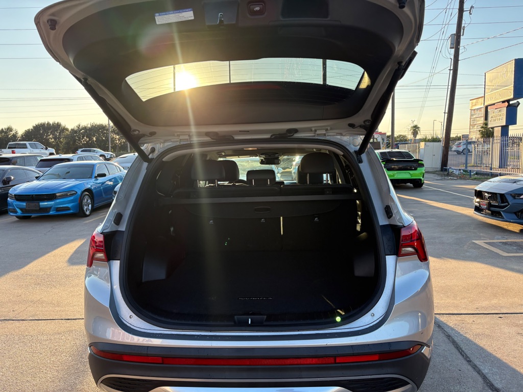 Photo 11 of this HYUNDAI SANTA FE