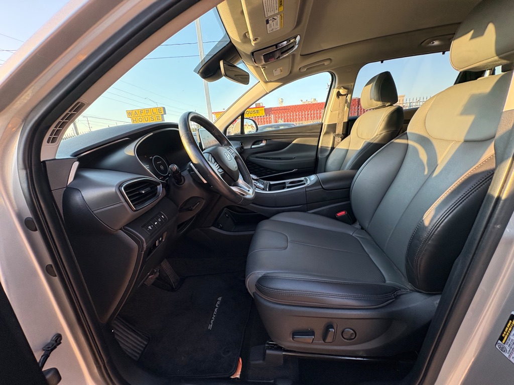 Photo 9 of this HYUNDAI SANTA FE