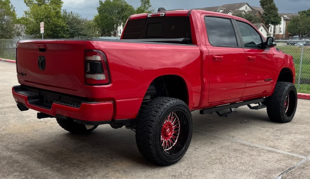Photo 3 of this RAM 1500