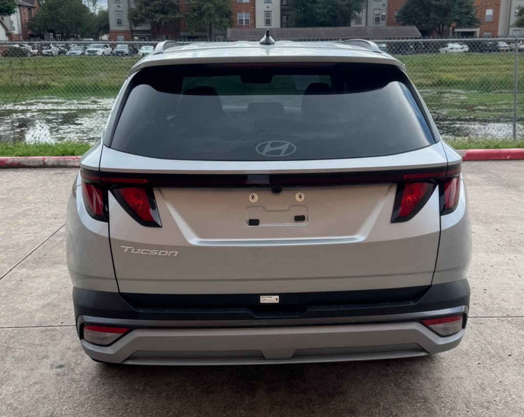 Photo 6 of this HYUNDAI TUCSON
