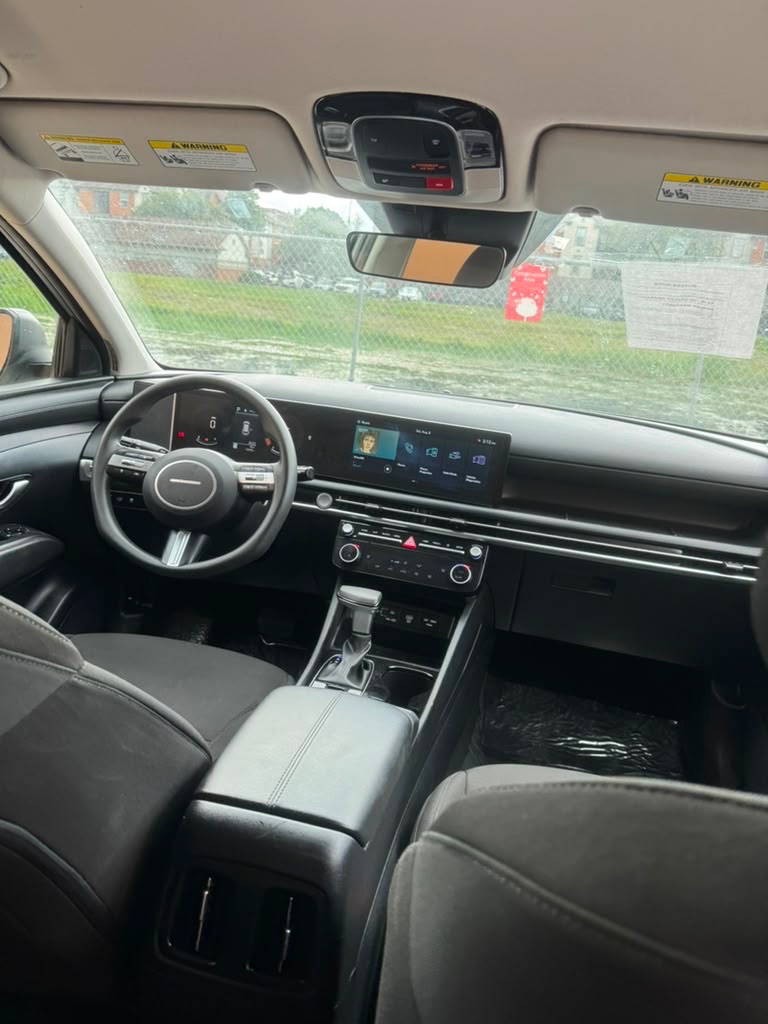 Photo 13 of this HYUNDAI TUCSON