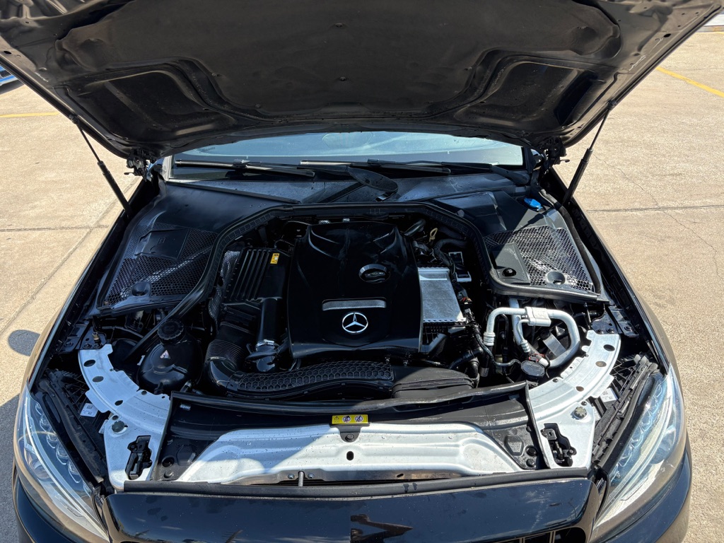 Photo 12 of this MERCEDES-BENZ C-CLASS