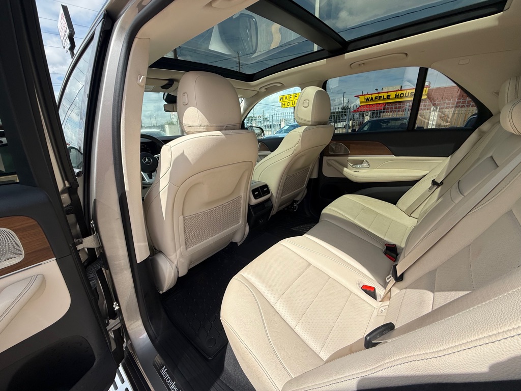 Photo 16 of this MERCEDES-BENZ GLE