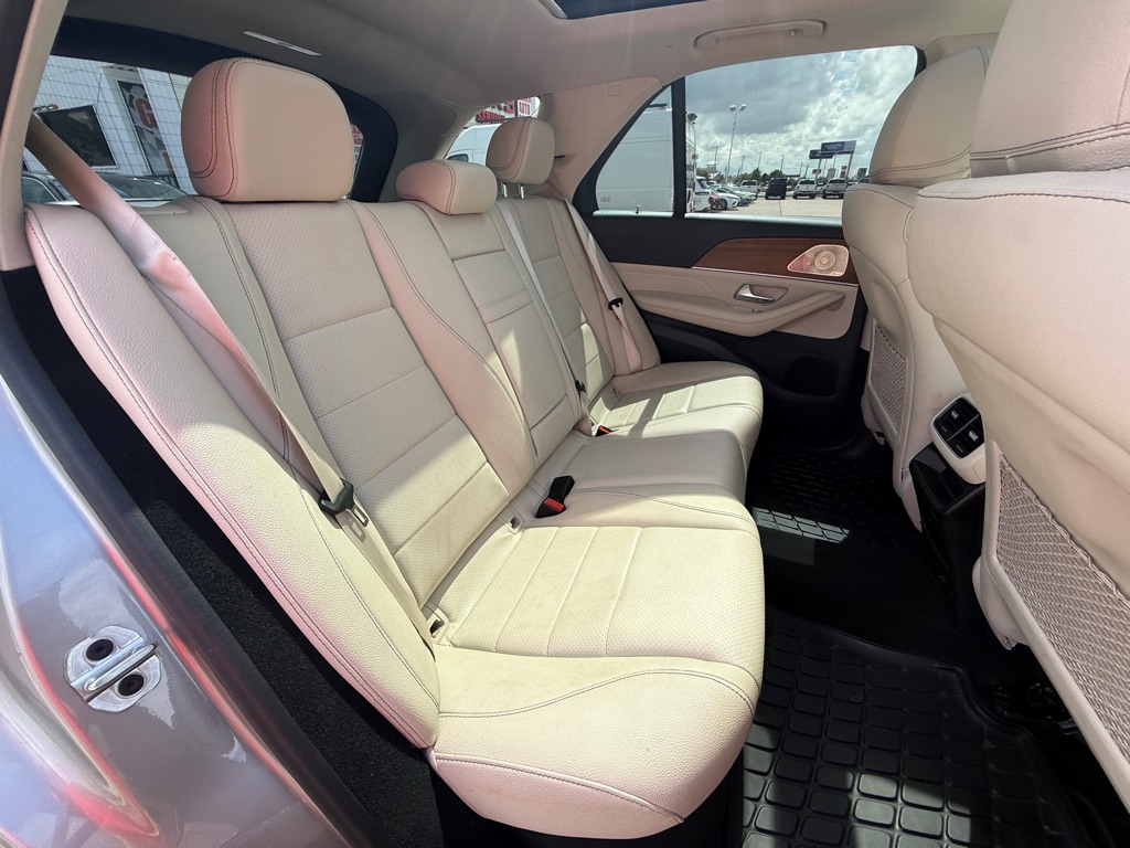 Photo 18 of this MERCEDES-BENZ GLE