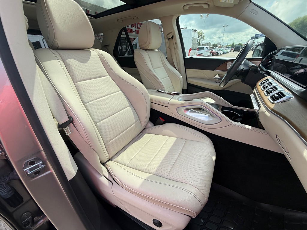 Photo 20 of this MERCEDES-BENZ GLE