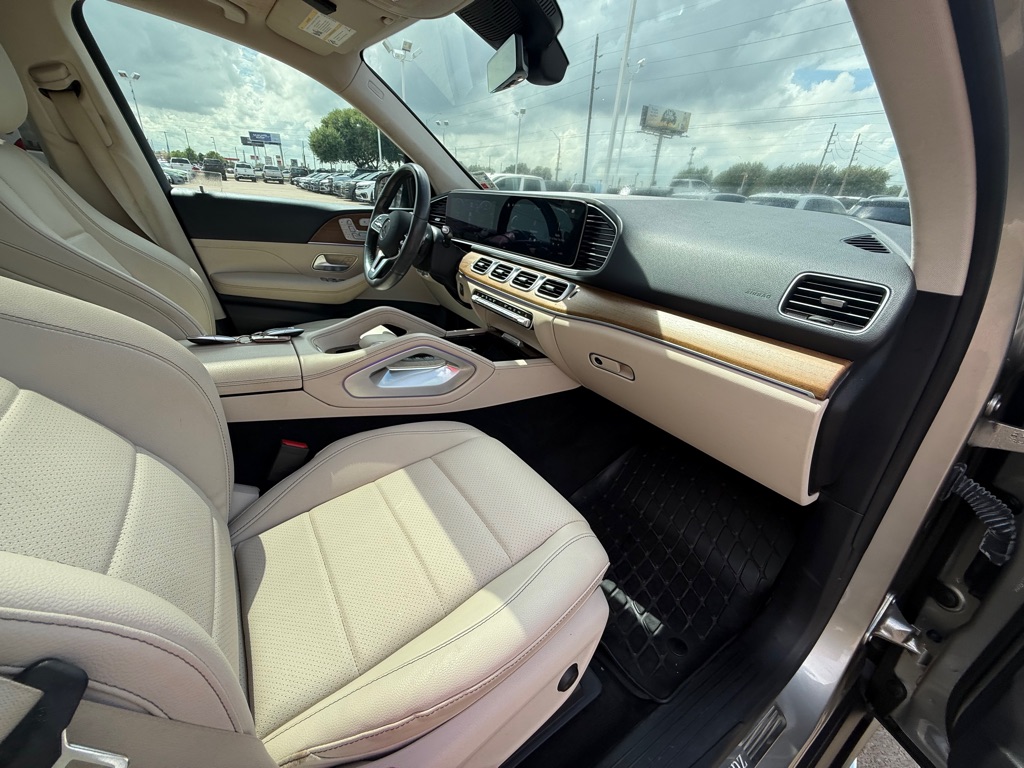 Photo 19 of this MERCEDES-BENZ GLE