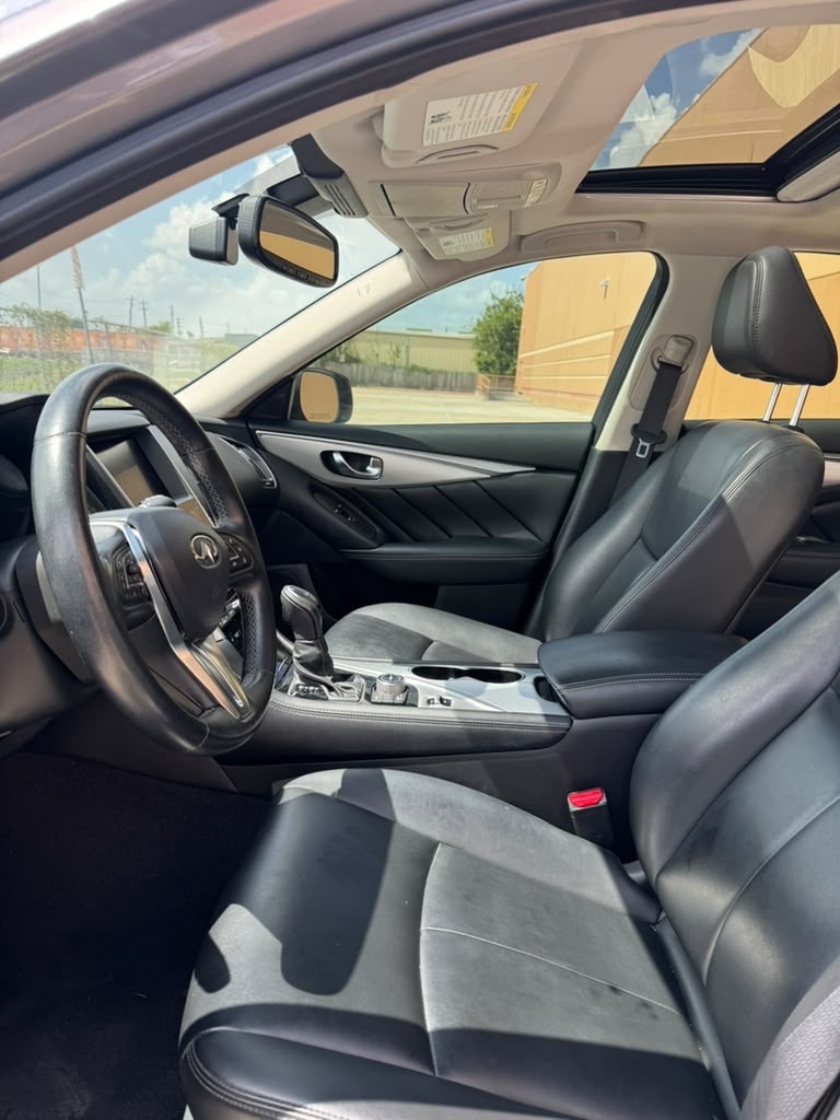 Photo 9 of this INFINITI Q50