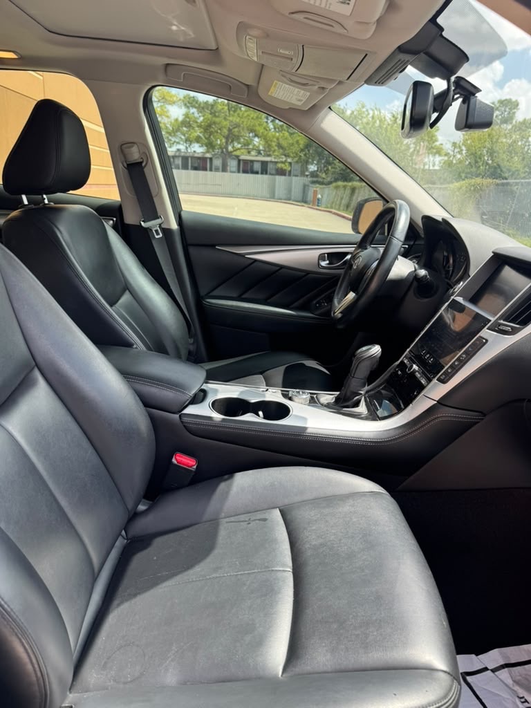 Photo 10 of this INFINITI Q50