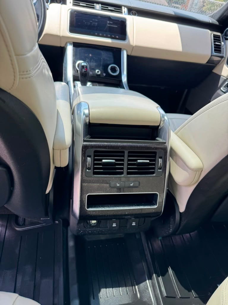 Photo 17 of this LAND ROVER RANGE ROVER SPO