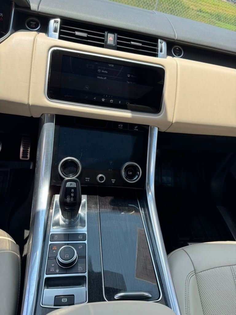 Photo 18 of this LAND ROVER RANGE ROVER SPO