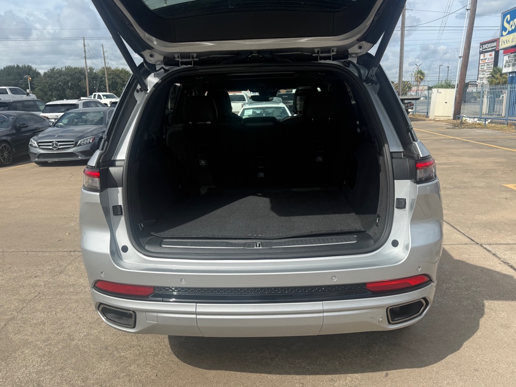 Photo 10 of this JEEP GRAND CHEROKEE