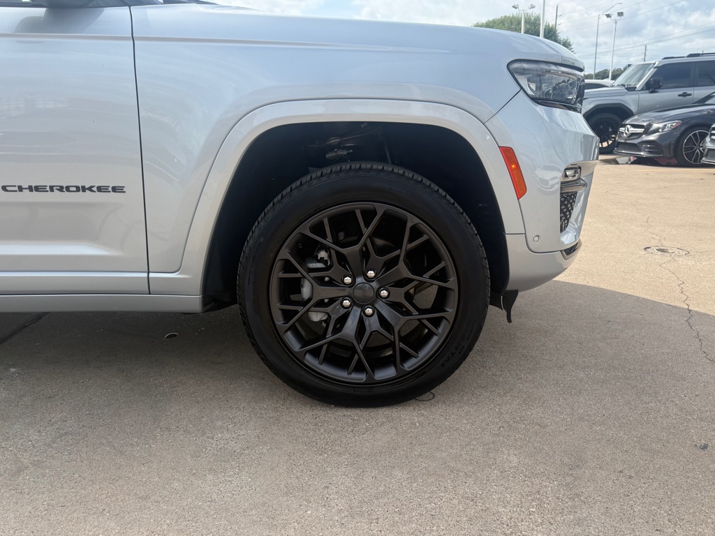 Photo 9 of this JEEP GRAND CHEROKEE