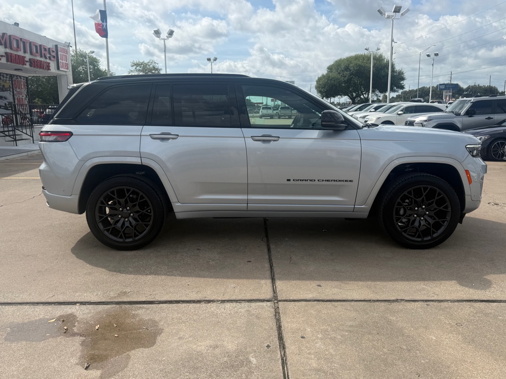 Photo 8 of this JEEP GRAND CHEROKEE