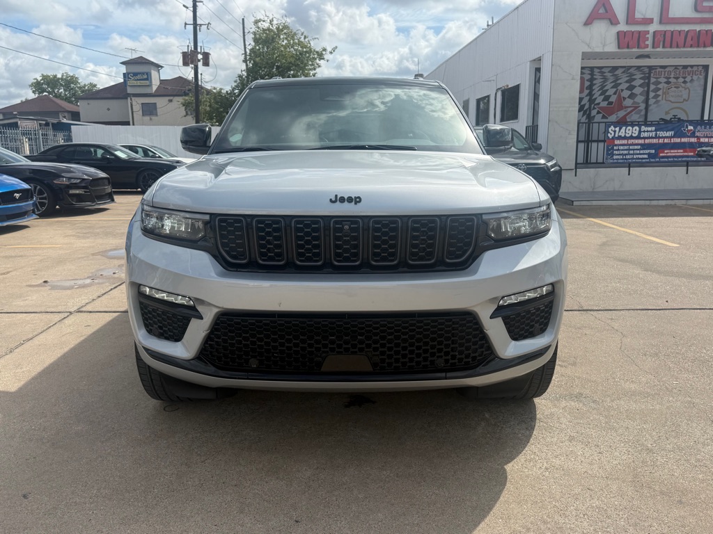 Photo 2 of this JEEP GRAND CHEROKEE