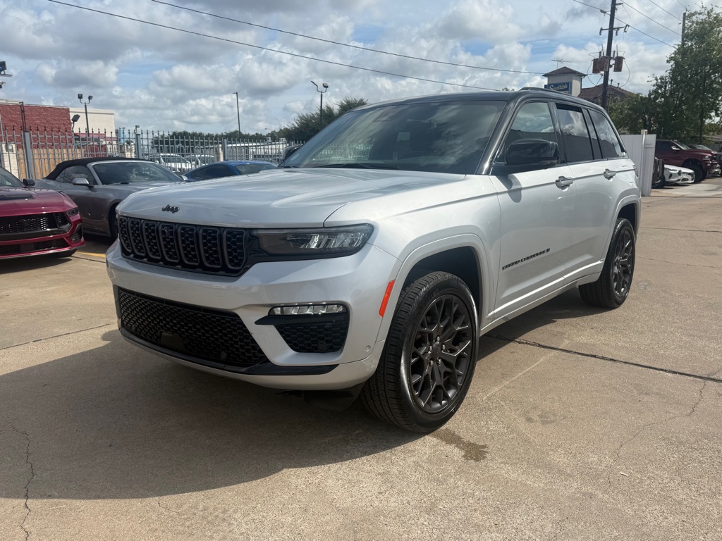 Photo 3 of this JEEP GRAND CHEROKEE