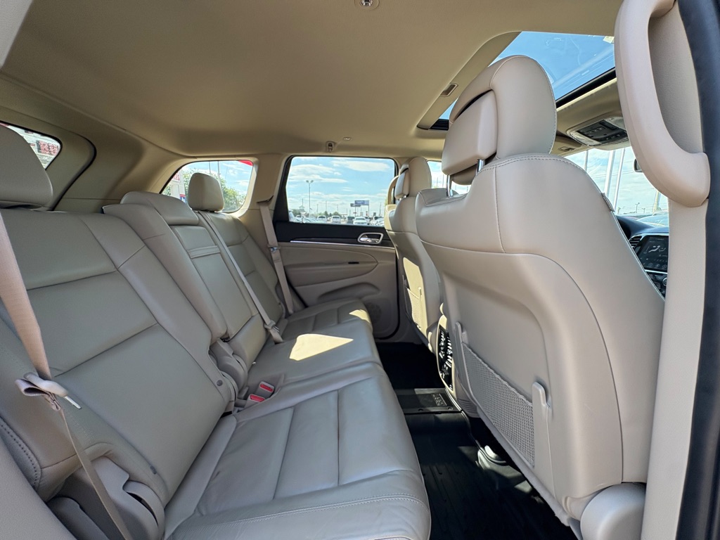 Photo 14 of this JEEP GRAND CHEROKEE
