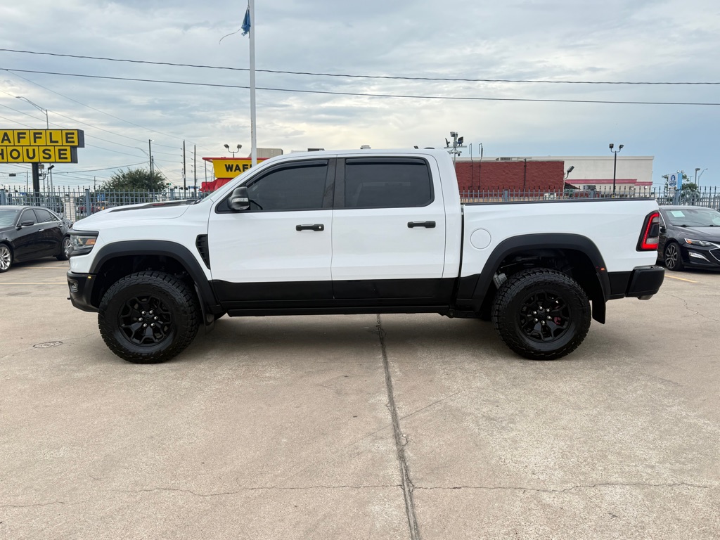 Photo 4 of this RAM 1500