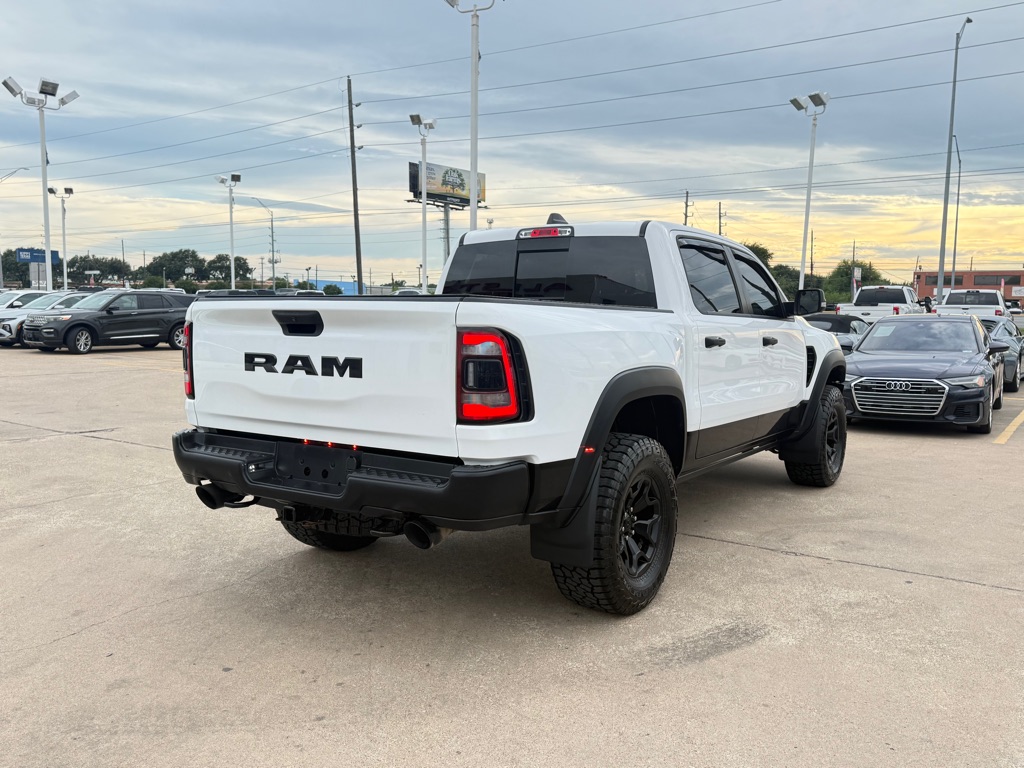 Photo 7 of this RAM 1500