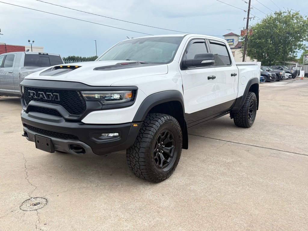 Photo 3 of this RAM 1500