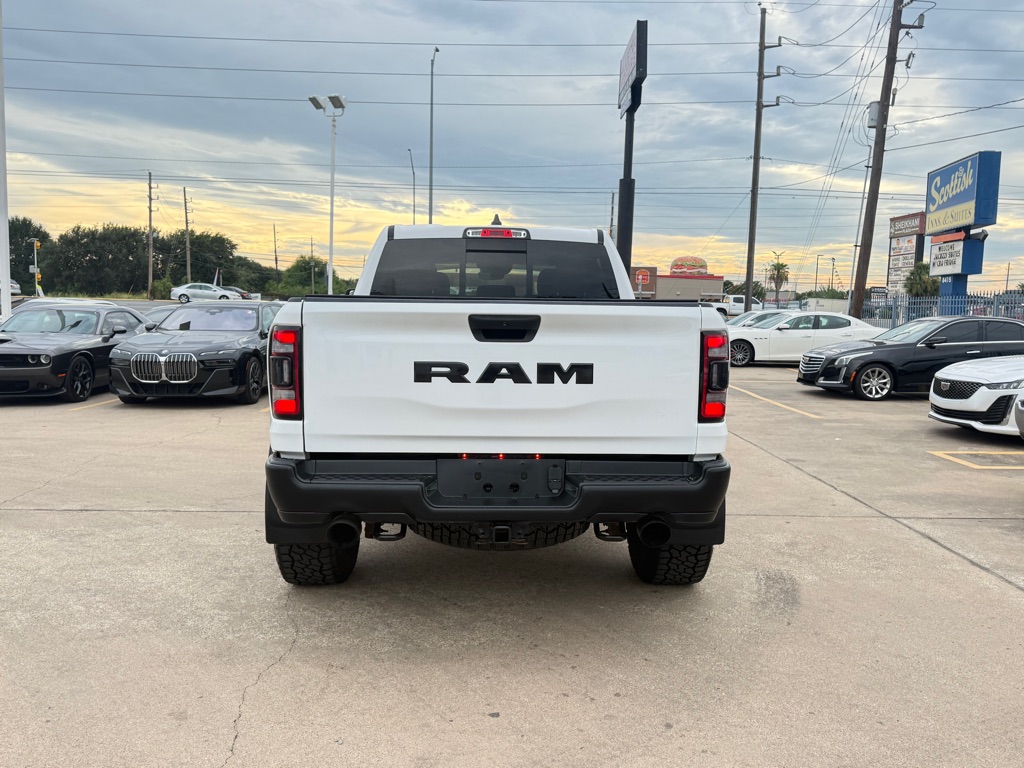 Photo 6 of this RAM 1500