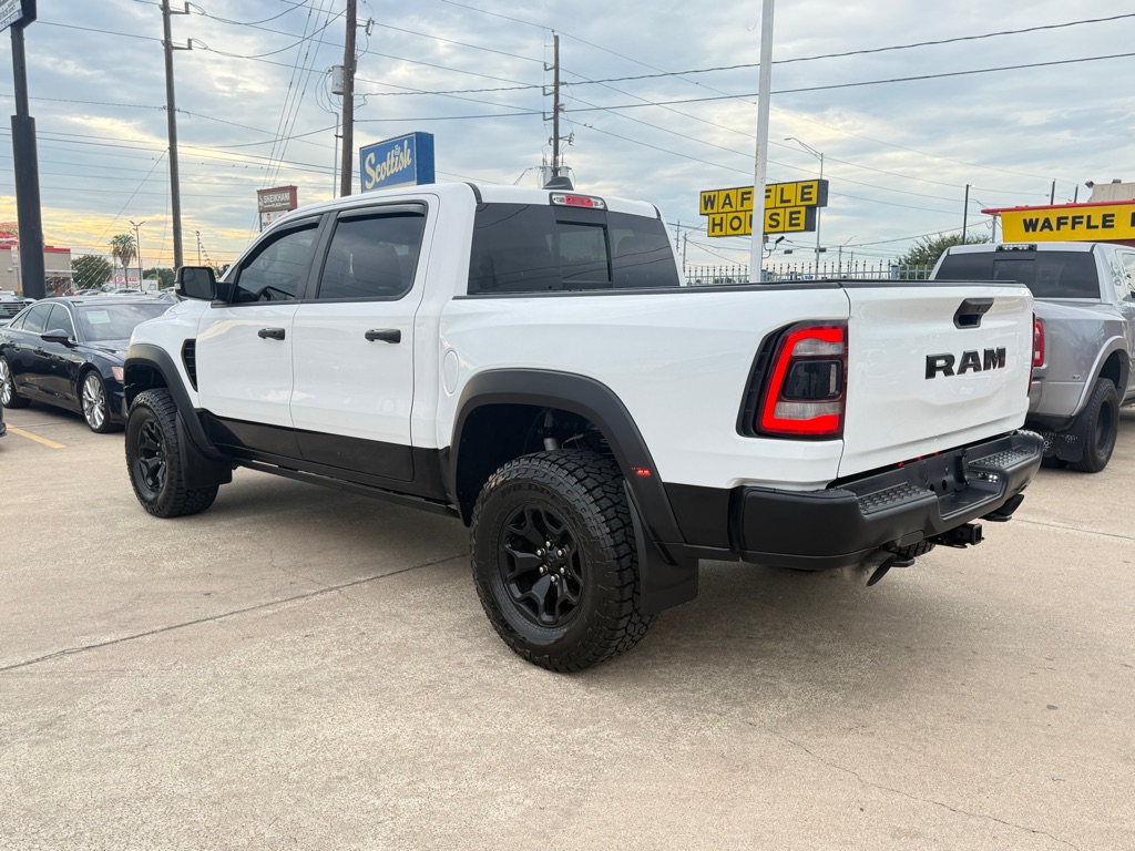 Photo 5 of this RAM 1500