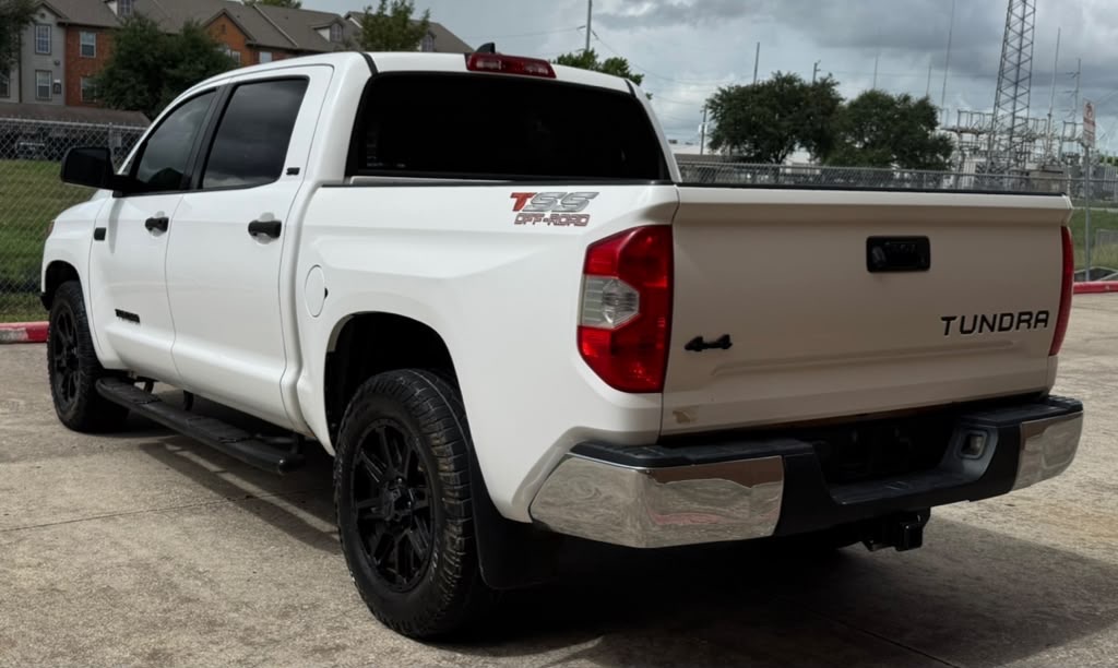Photo 3 of this TOYOTA TUNDRA