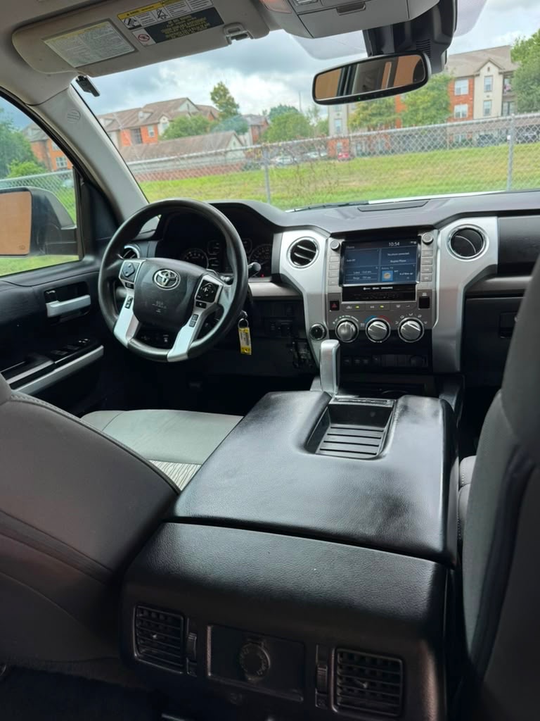 Photo 13 of this TOYOTA TUNDRA