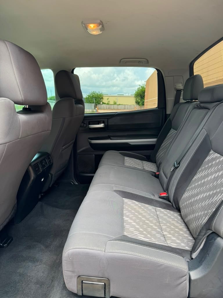 Photo 10 of this TOYOTA TUNDRA