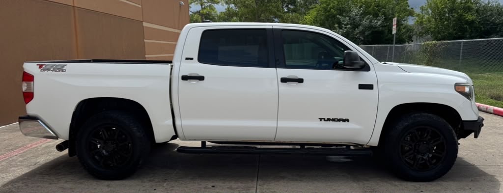 Photo 7 of this TOYOTA TUNDRA