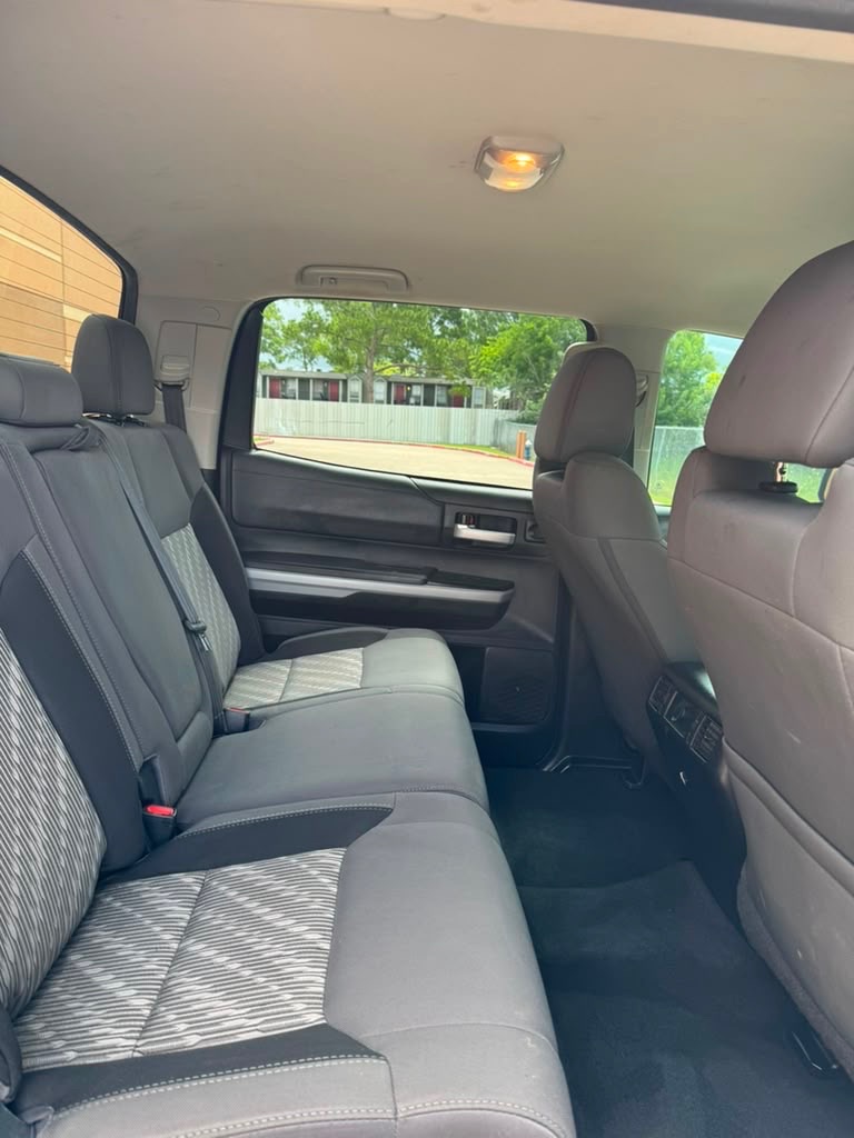 Photo 12 of this TOYOTA TUNDRA