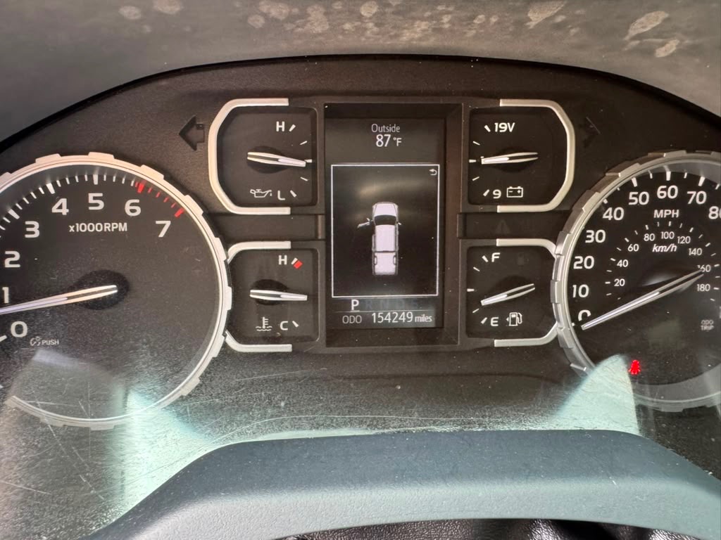 Photo 15 of this TOYOTA TUNDRA