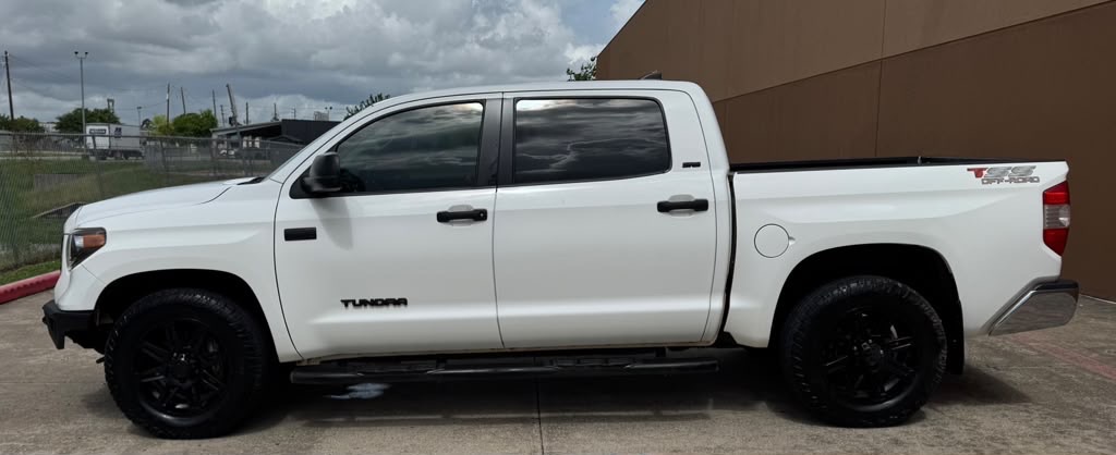 Photo 8 of this TOYOTA TUNDRA
