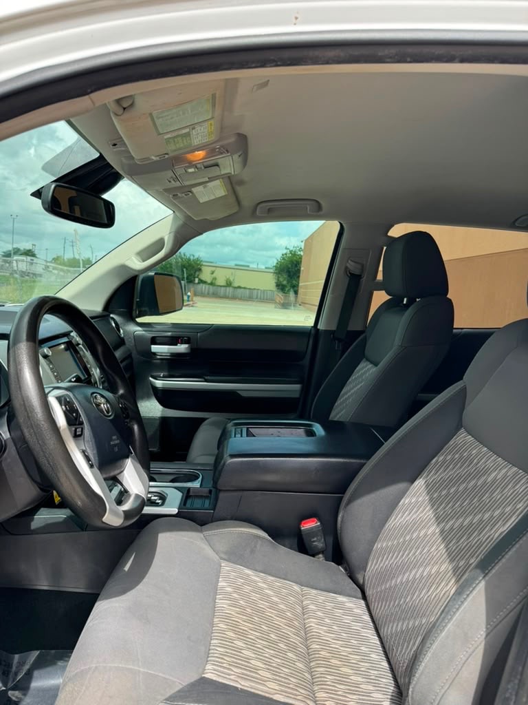 Photo 9 of this TOYOTA TUNDRA