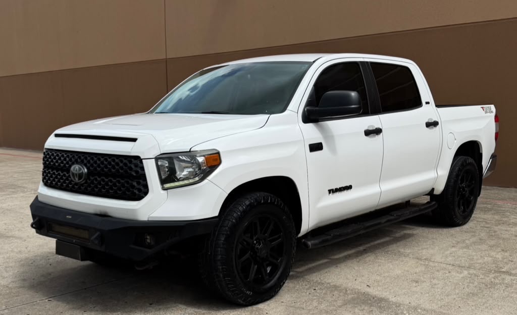 Photo 2 of this TOYOTA TUNDRA