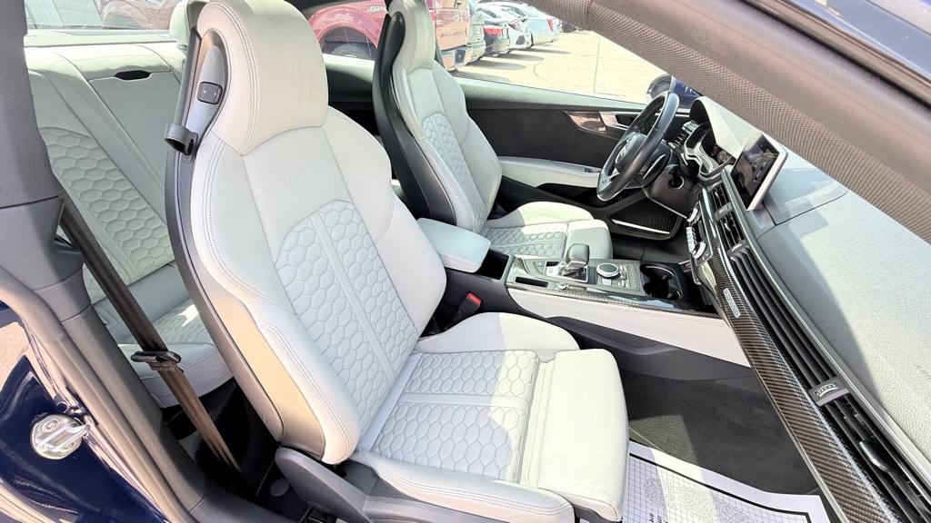 Photo 25 of this AUDI RS 5