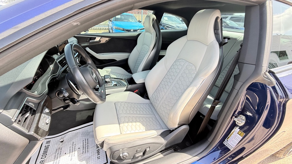 Photo 15 of this AUDI RS 5